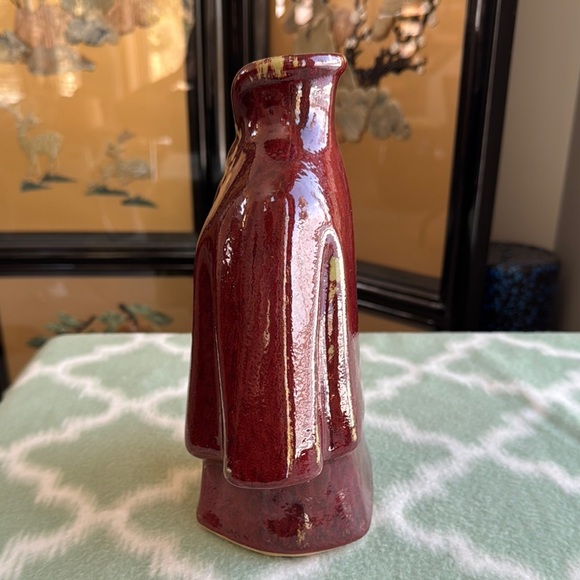Vintage Asian kimono Burgundy Ceramic Vase - Picture 5 of 10